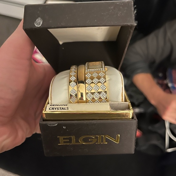 Elgin Gold Women's Watch with Crystal Accents - Picture 1 of 2